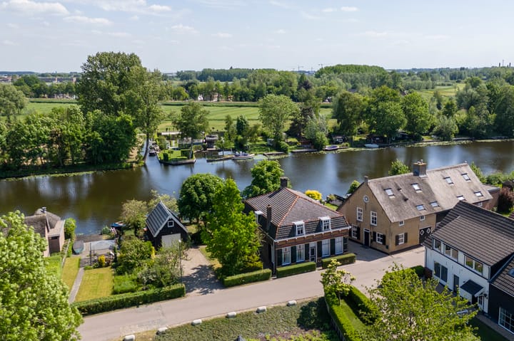 Binnendamseweg 21 in Giessenburg foto