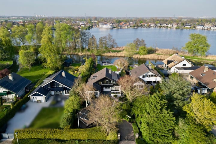 Binnenmaasoever 18 in Maasdam foto