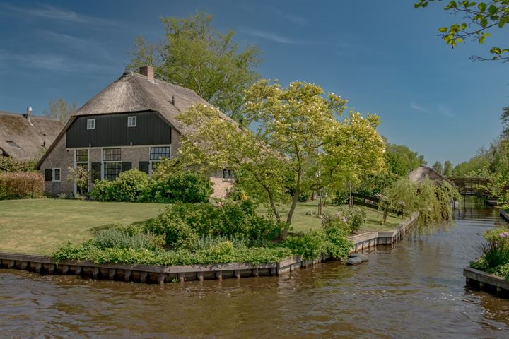 Binnenpad 143 in Giethoorn foto