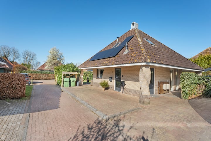 Binnenweg 22 in Nijeveen foto