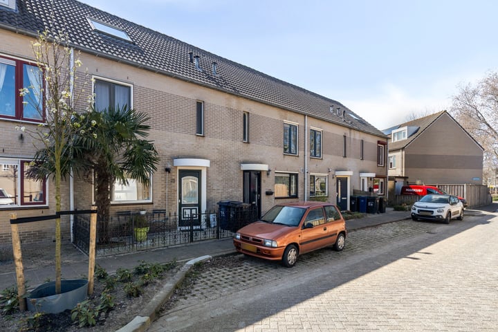 Bizetstraat 27 in Almere foto