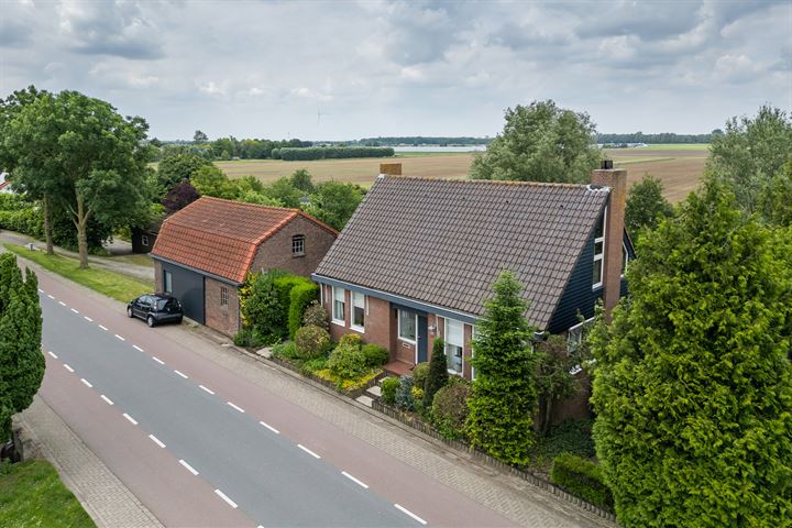 Blaaksedijk Oost 26 in Heinenoord foto