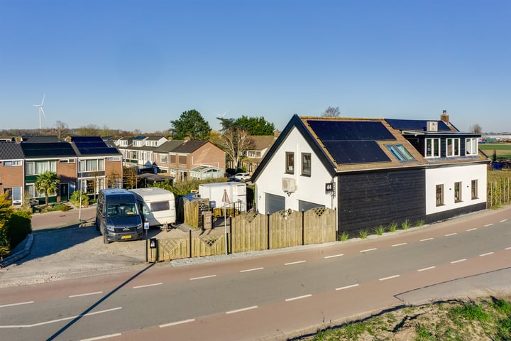 Blaaksedijk Oost 44 in Heinenoord foto