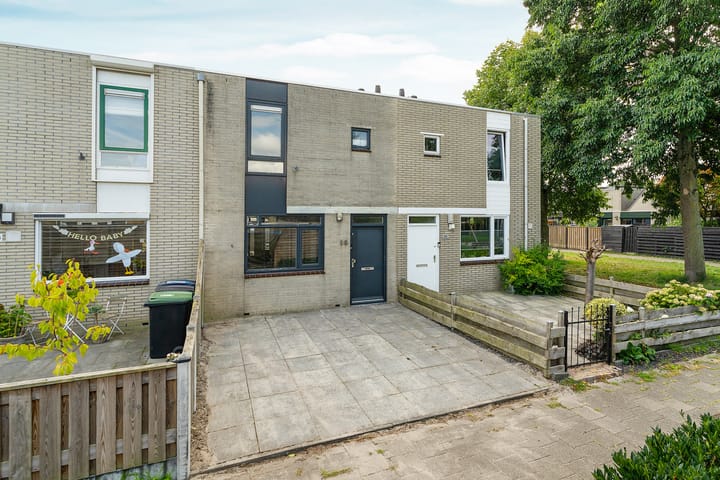 Blauwe Druifjesstraat 18 in Almere foto
