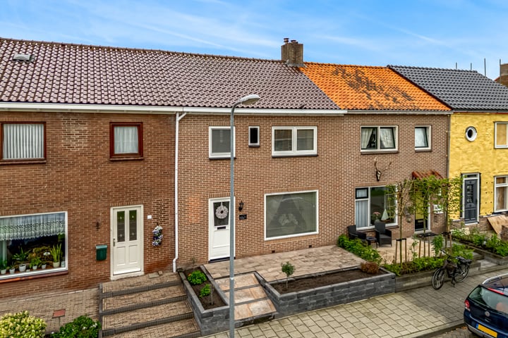 Blauwe Zeedistelstraat 13 in Urk foto