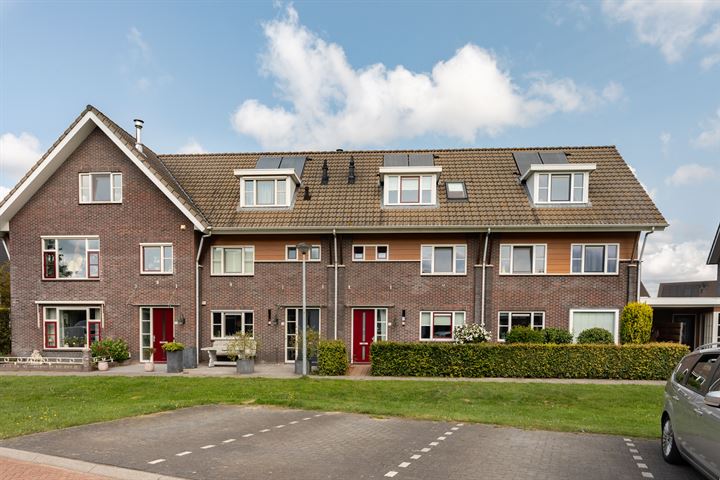 Blauwgras 32 in Stroe foto