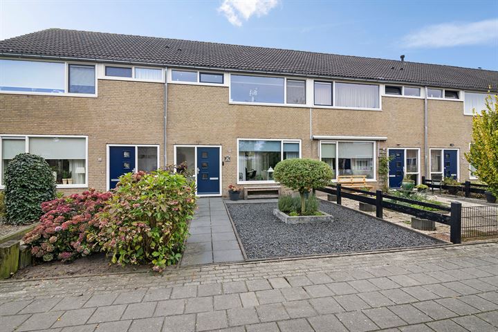 Blauwgras 33 in Heerenveen foto