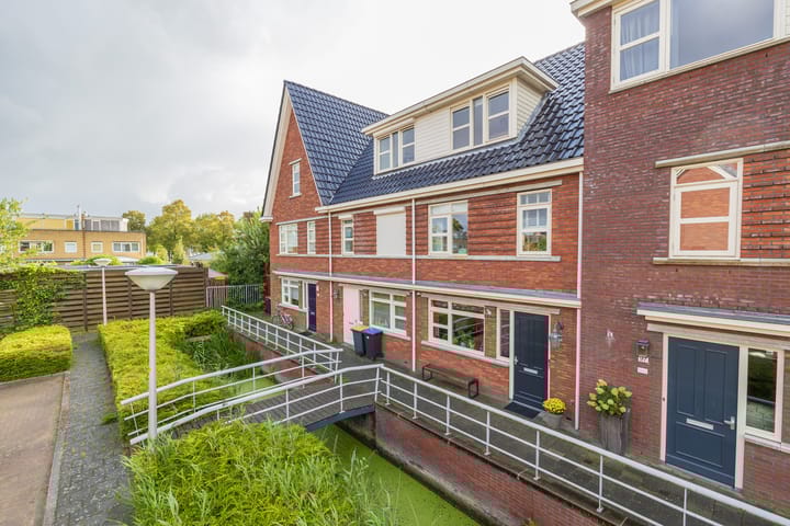 Bloembinderspark 95 in Lisse