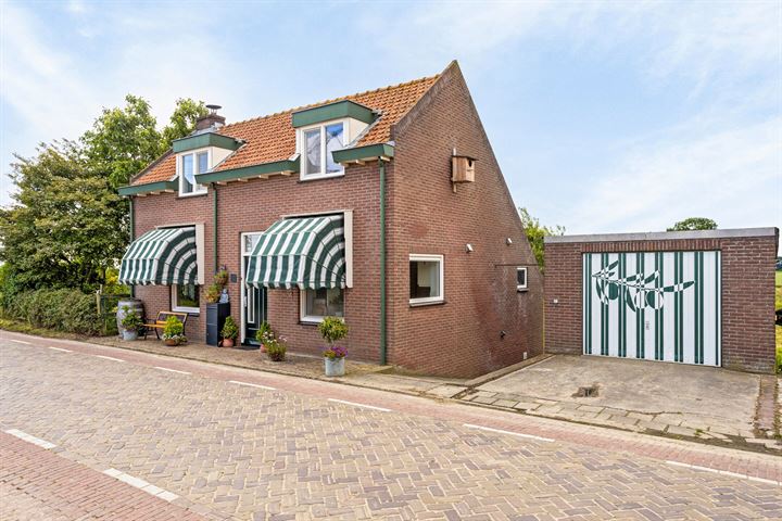 Bloemendaalse Zeedijk 57 in Lage Zwaluwe foto