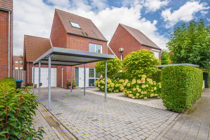 Bloemenhoeve 6 in Arnhem foto