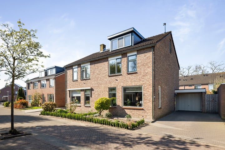 Blomstraat 11 in Olst foto