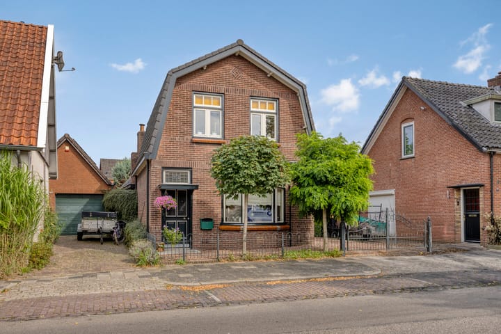Boekeloseweg 75 in Hengelo foto