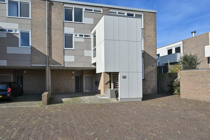 Bonairestraat 15 in Alphen aan den Rijn foto