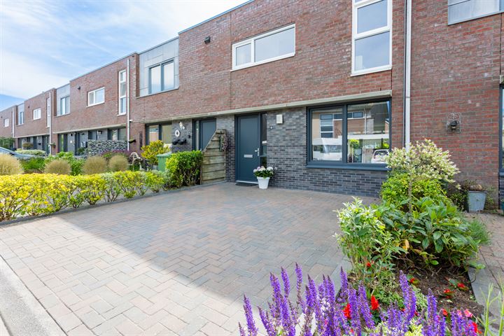 Bonhoefferstraat 19 in Groningen foto