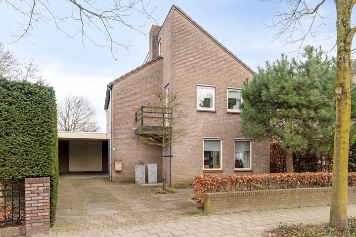 Booglaan 4 in Oss foto