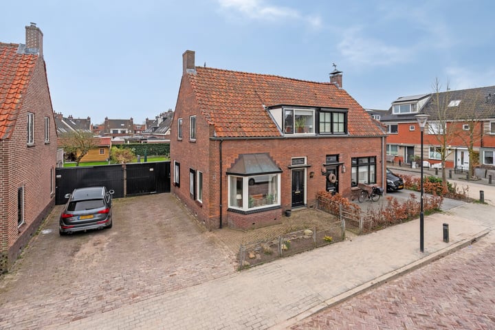 Boompjes 15 in Bunschoten-Spakenburg foto