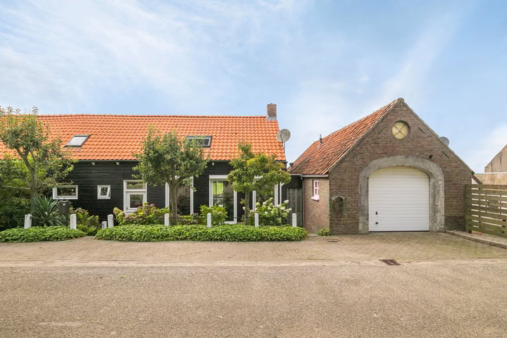 Boompjesdijk 30 in Dinteloord