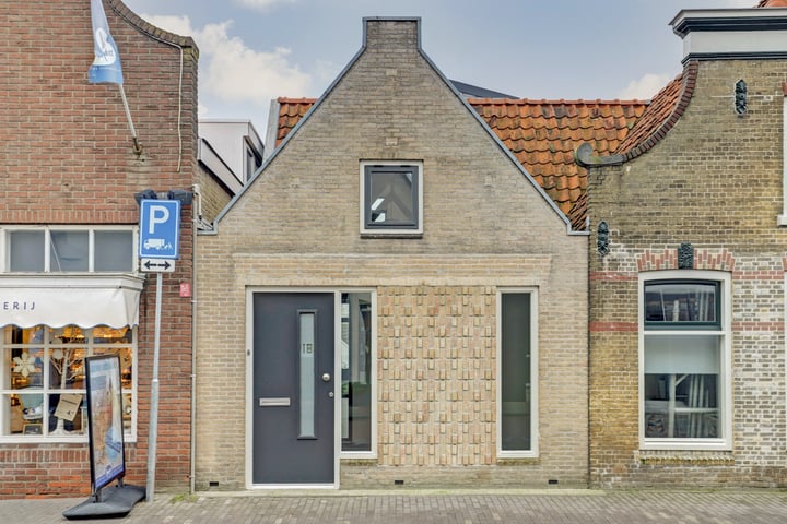 Boompjesstraat 18 in Strijen foto