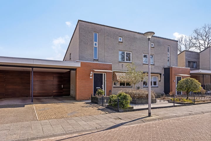 Bordeauxlaan 18 in Oldenzaal foto