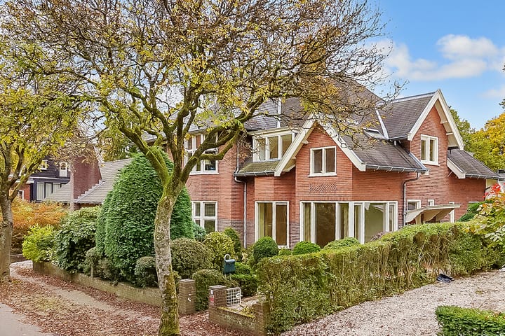 Borneolaan 12 in Hilversum foto