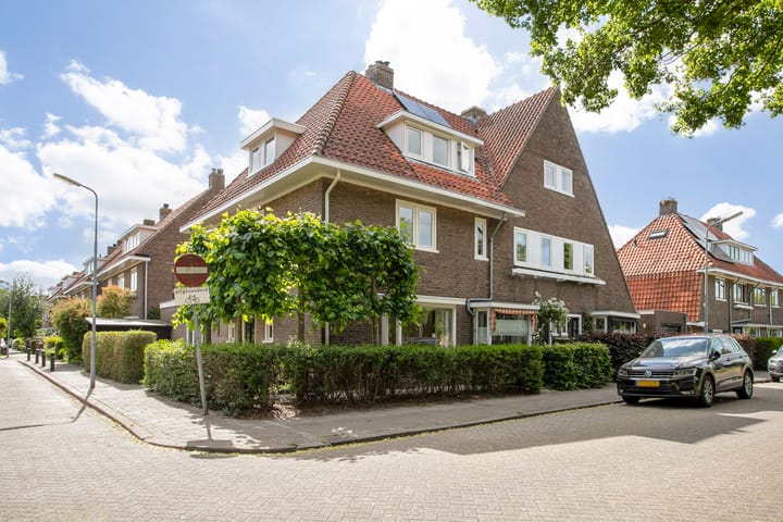 Borneostraat 1 in 's-Hertogenbosch foto