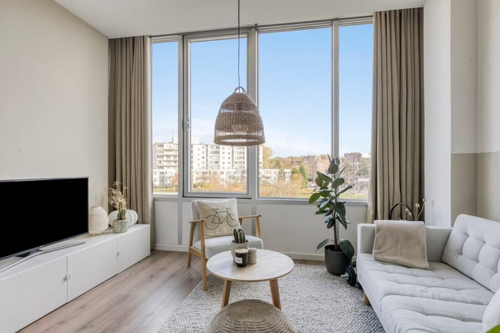 Bos en Lommerplantsoen 77A in Amsterdam foto