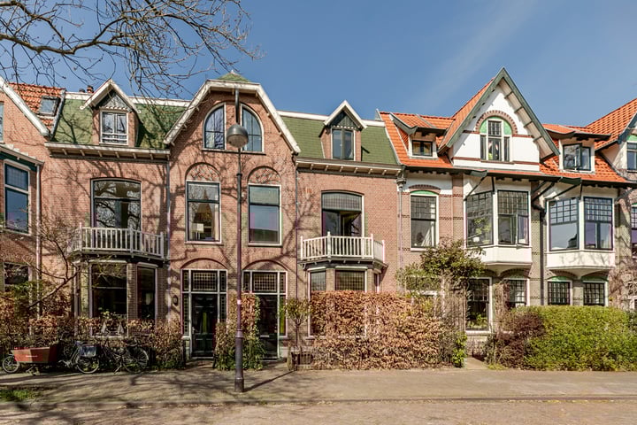 Bos en Vaartstraat 18 in Haarlem foto
