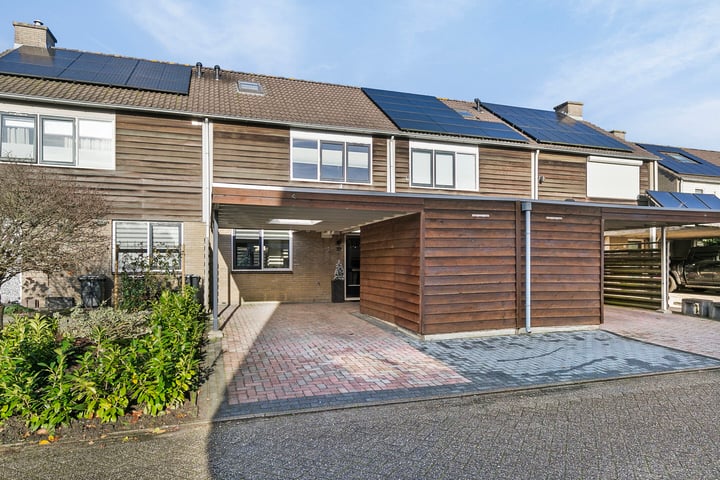 Boskraai 33 in Emmen foto