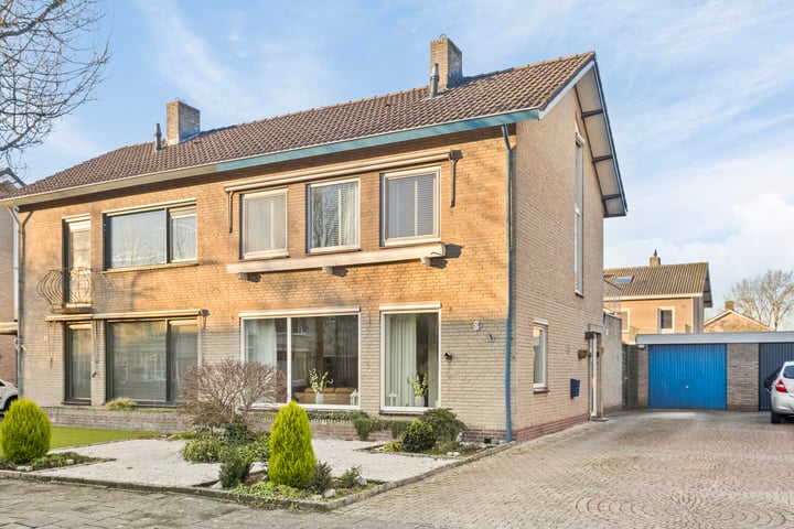 Bottelrooslaan 8 in Valkenswaard foto