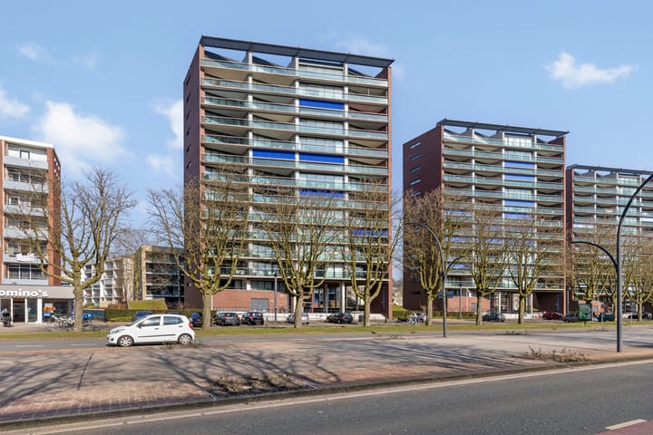 Boulevard 1945 355-42 in Enschede foto