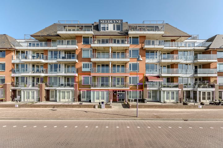 Boulevard 43 in Egmond aan Zee foto