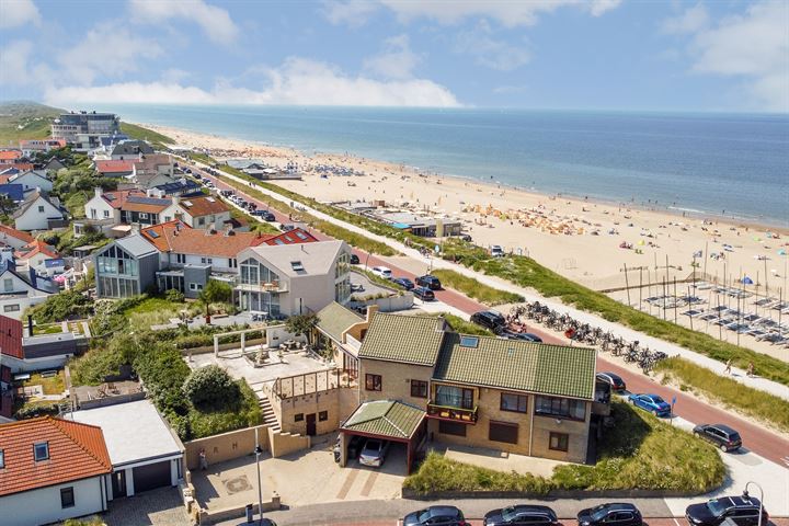 Boulevard Paulus Loot 75 in Zandvoort foto