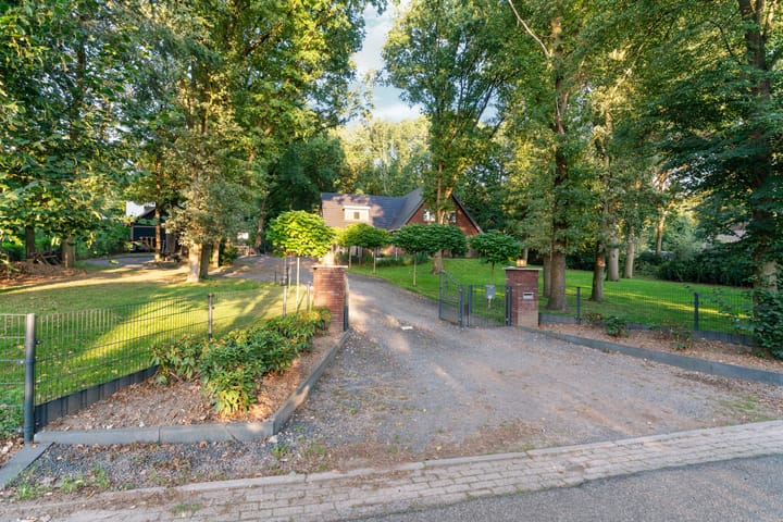 Bovensteweg 42 in Mook foto