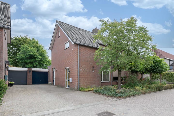 Bovenstraat-Erf 11 in Hoeven foto