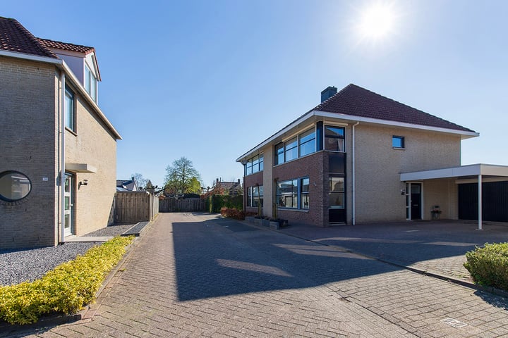 Bovenstraat-Erf 22 in Hoeven
