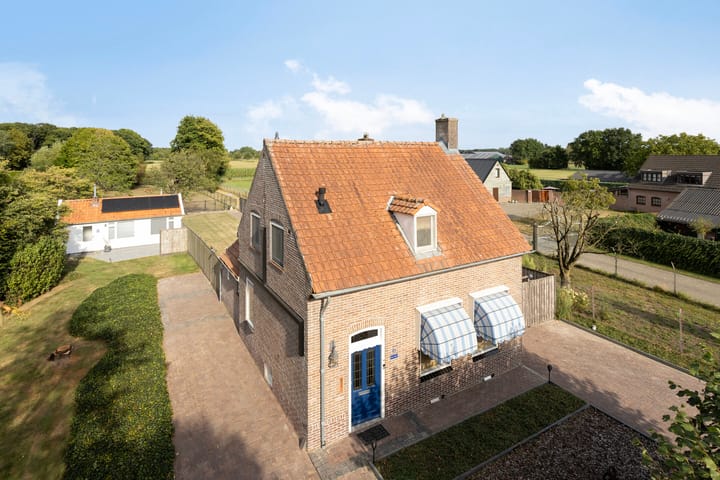 Braambos 18 in Westerhoven foto