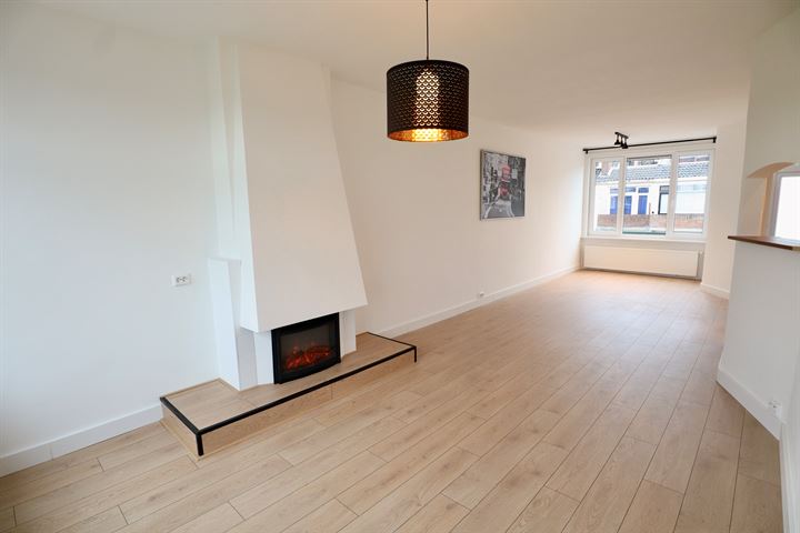 Bragastraat 102 in 's-Gravenhage foto