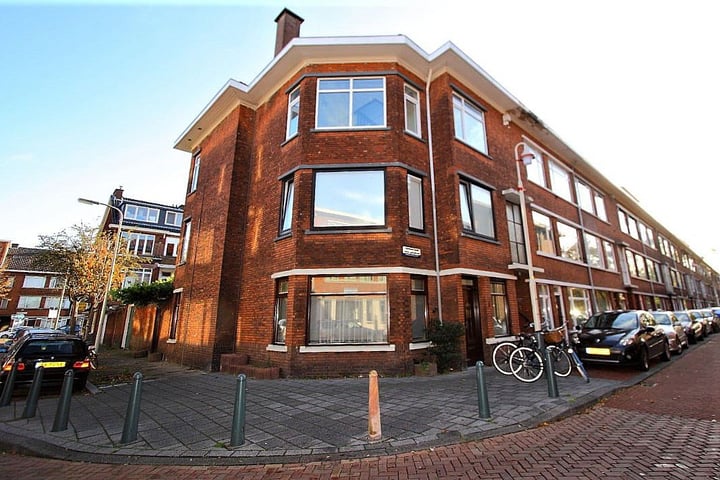 Bragastraat 2 in 's-Gravenhage