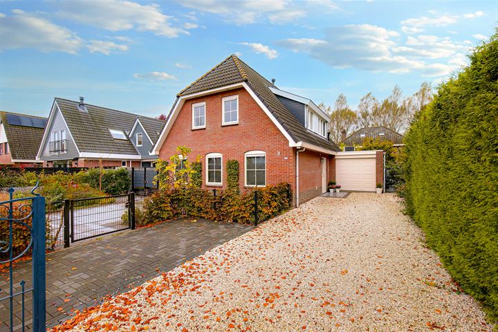Brancusistraat 97 in Almere foto