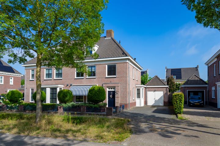Brand 30 in Helmond foto