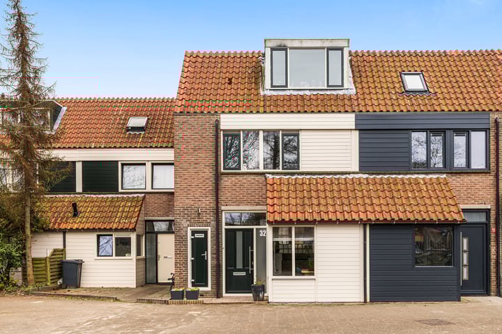 Branding 32 in Hellevoetsluis foto