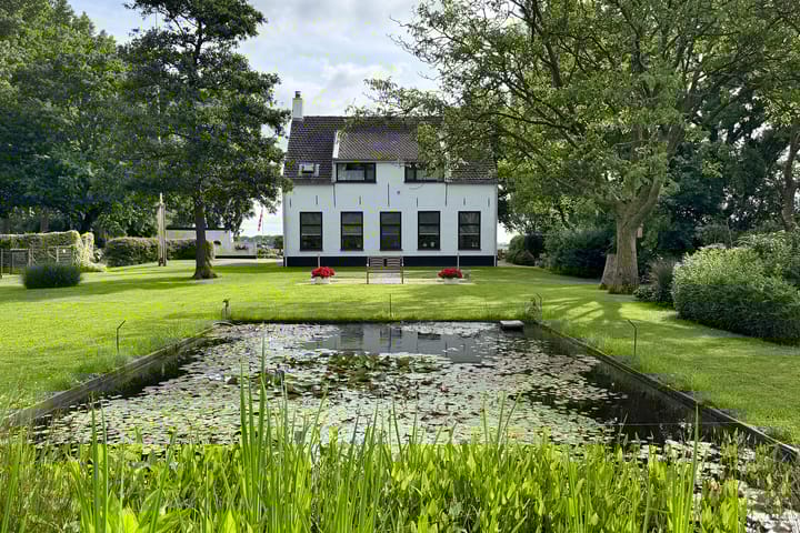 Bredaschedijk 4 in Zevenbergschen Hoek foto