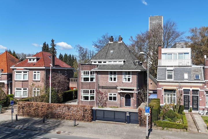 Bredaseweg 247 in Tilburg foto