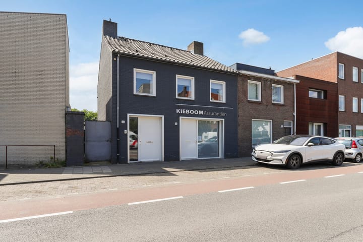 Bredaseweg 248 in Tilburg foto