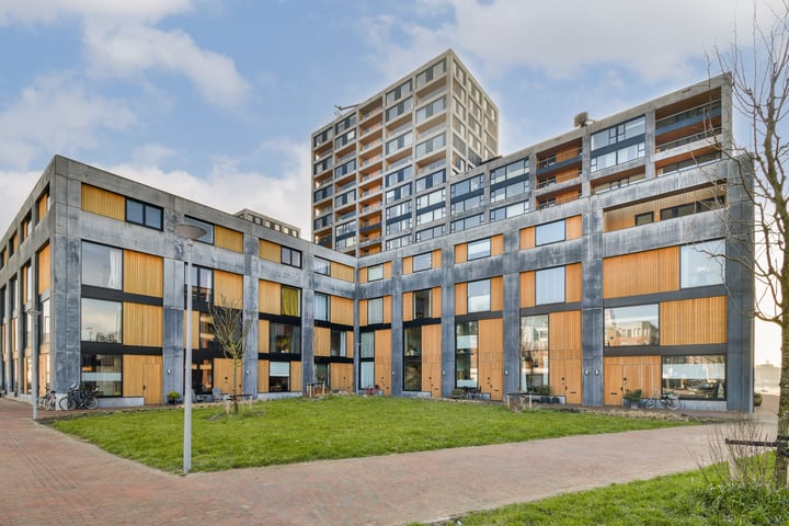 Brede Hilledijk 744 in Rotterdam foto