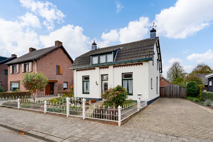 Bredeweg 24 in Nederweert foto