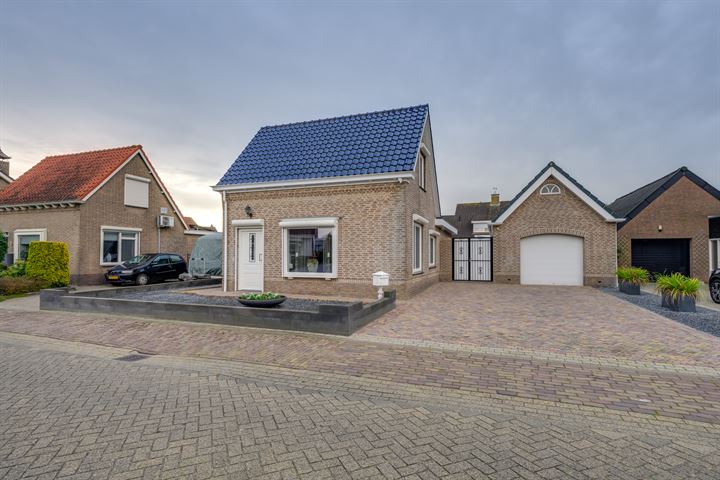 Bremstraat 9 in St. Willebrord foto