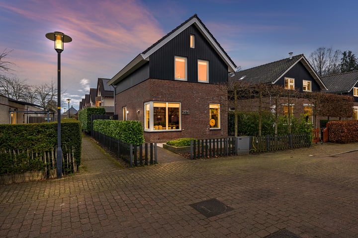Bremweg 6 in Apeldoorn foto