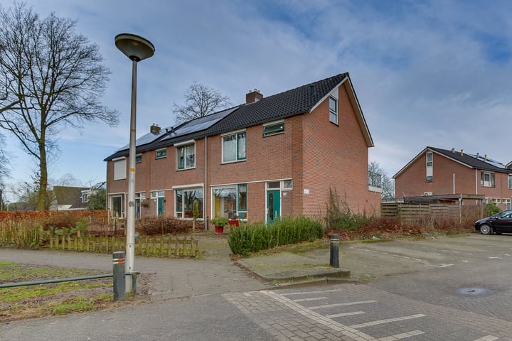 Broedersdijk 94 in Rijssen foto