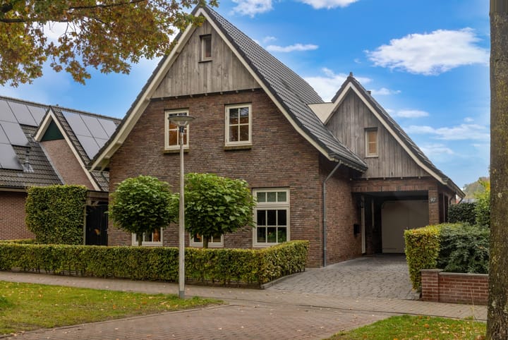 Broekheenseweg 97 in Enschede foto